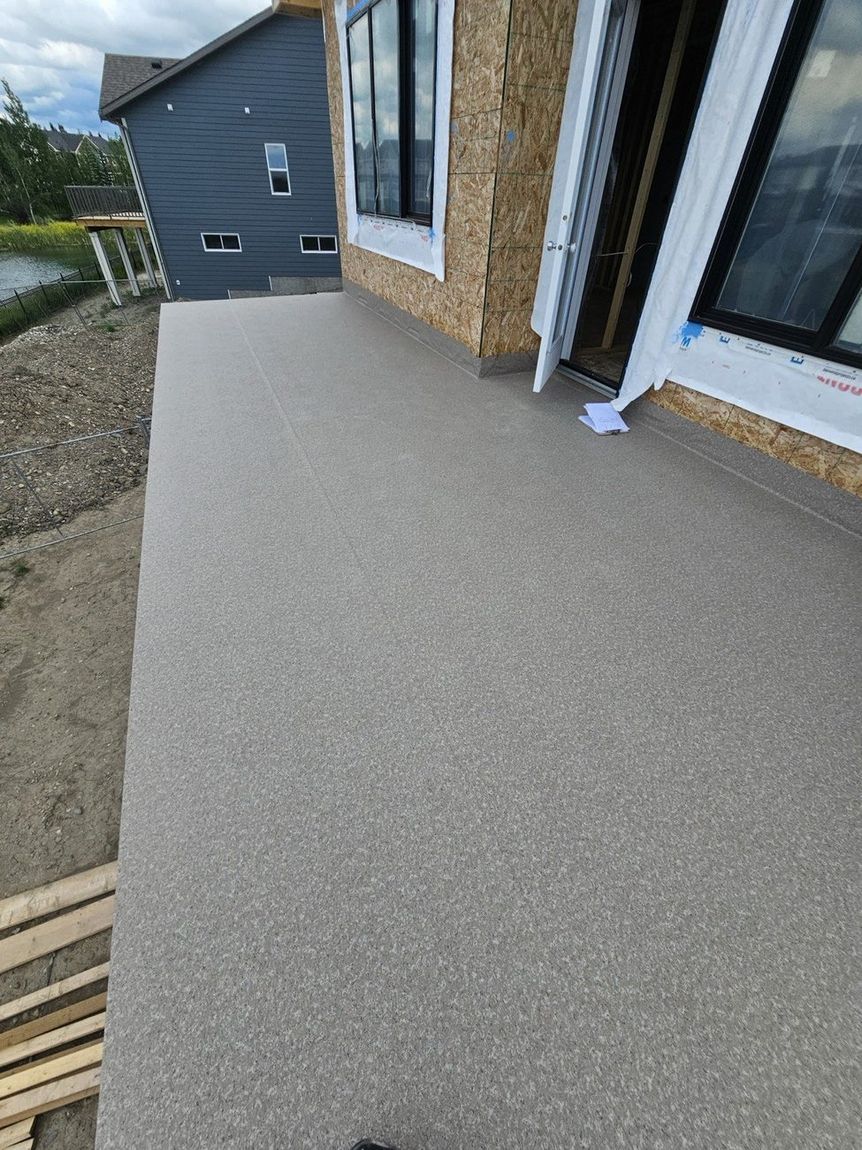 Canal-side new build with sealed substrate and roofing-grade membrane